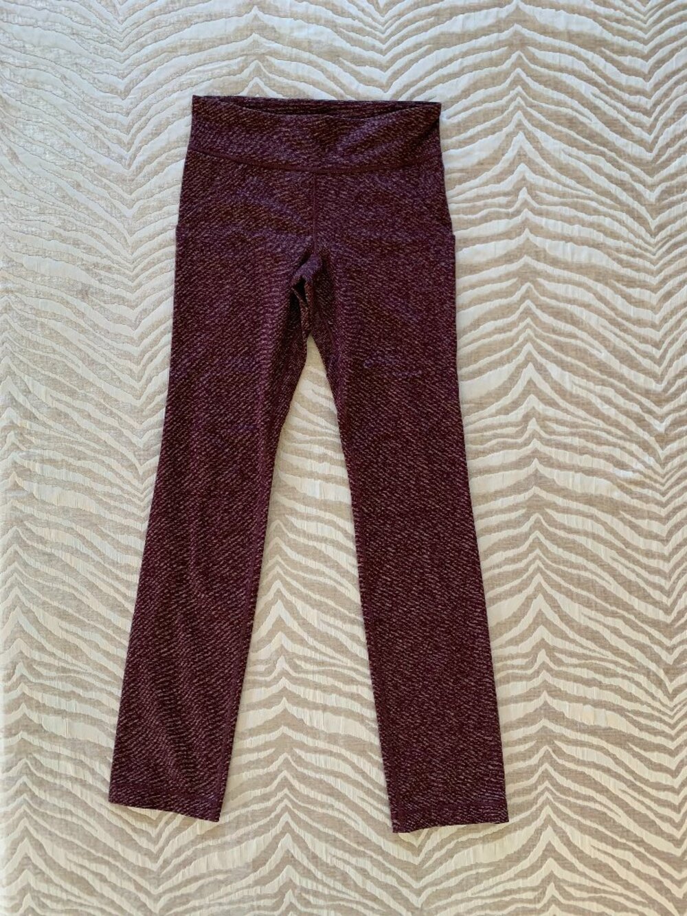 Under Armour Burgundy Cropped Yoga Pants Workout Leggings
